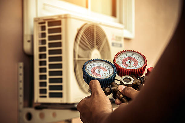 Professional Hvac technician working in Marion, IL